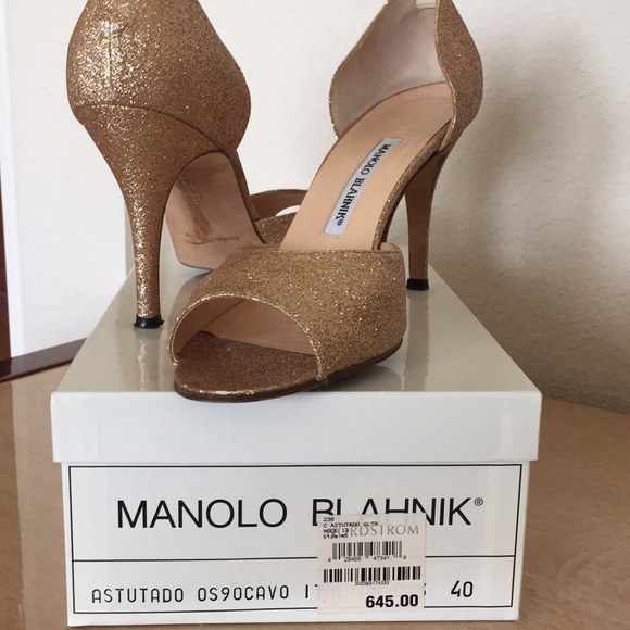 Manolo Blahnik Shoes - Manolo Blahnik Gold Glitter Sparkle Pumps